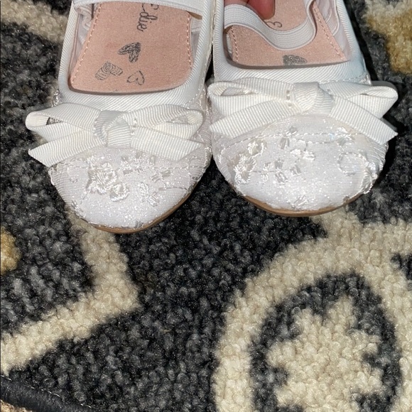 NWOT Olive and Edie white lace shoes size 8 - Picture 6 of 8